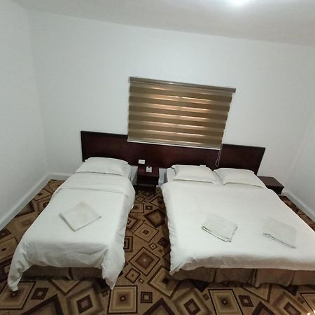 Happy Night Hostel 瓦迪穆萨 外观 照片