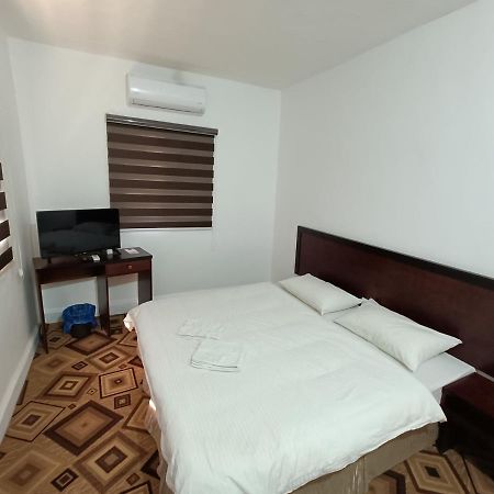 Happy Night Hostel 瓦迪穆萨 外观 照片