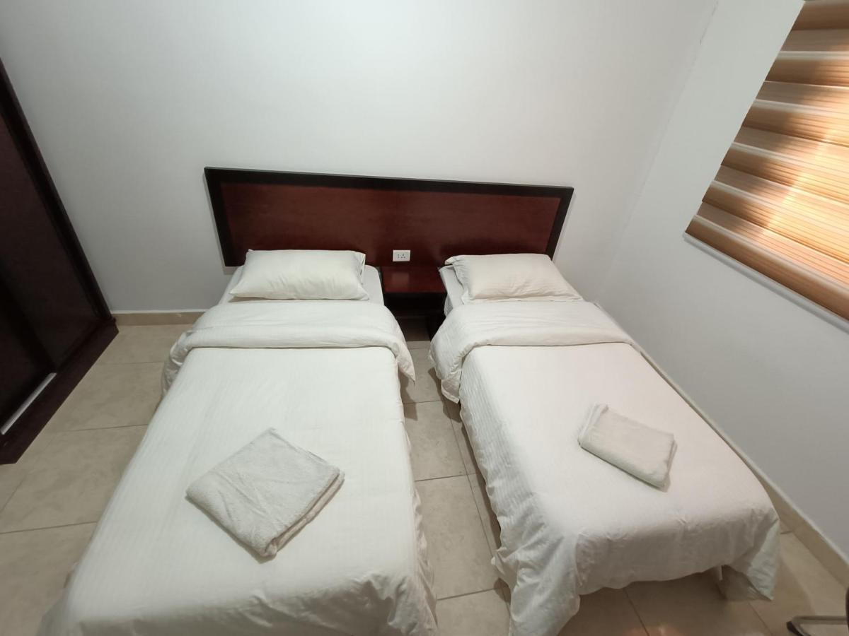 Happy Night Hostel 瓦迪穆萨 外观 照片