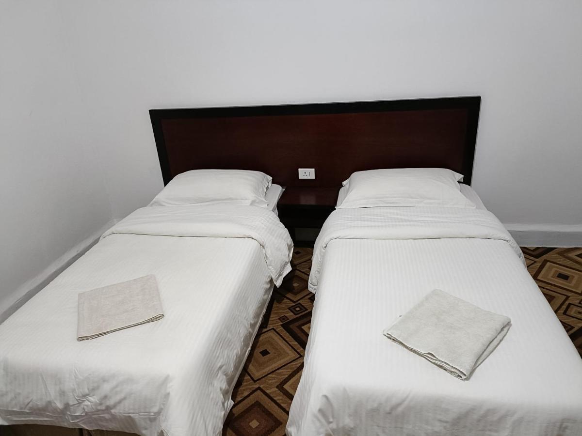 Happy Night Hostel 瓦迪穆萨 外观 照片