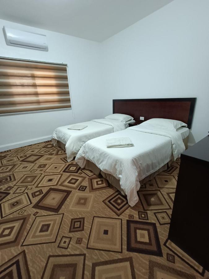 Happy Night Hostel 瓦迪穆萨 外观 照片