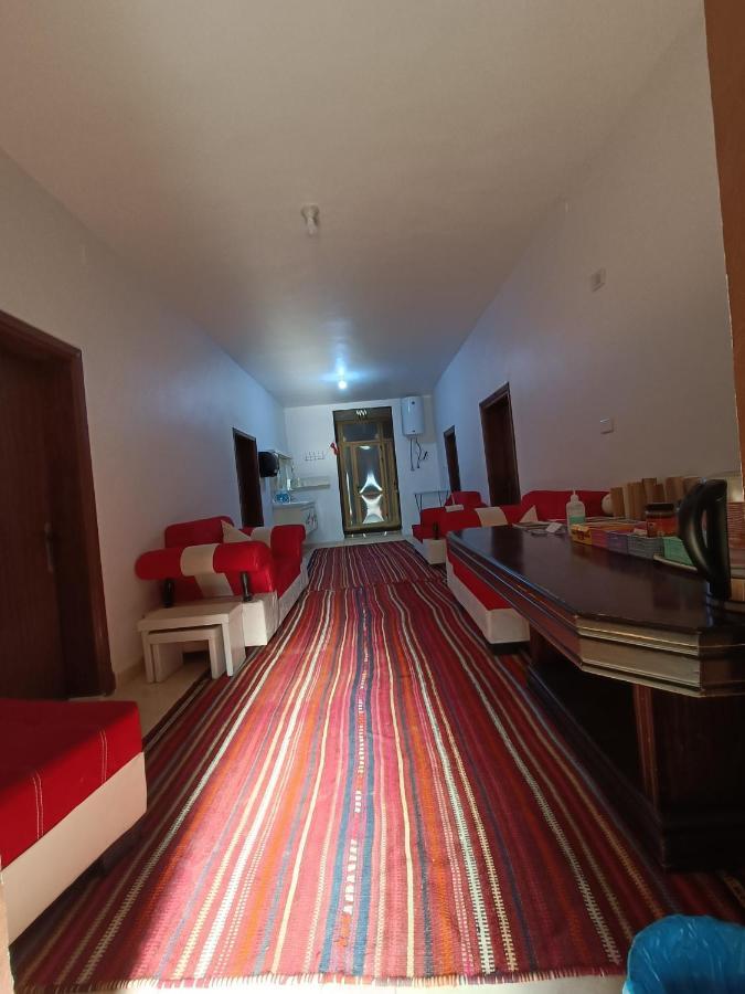 Happy Night Hostel 瓦迪穆萨 外观 照片