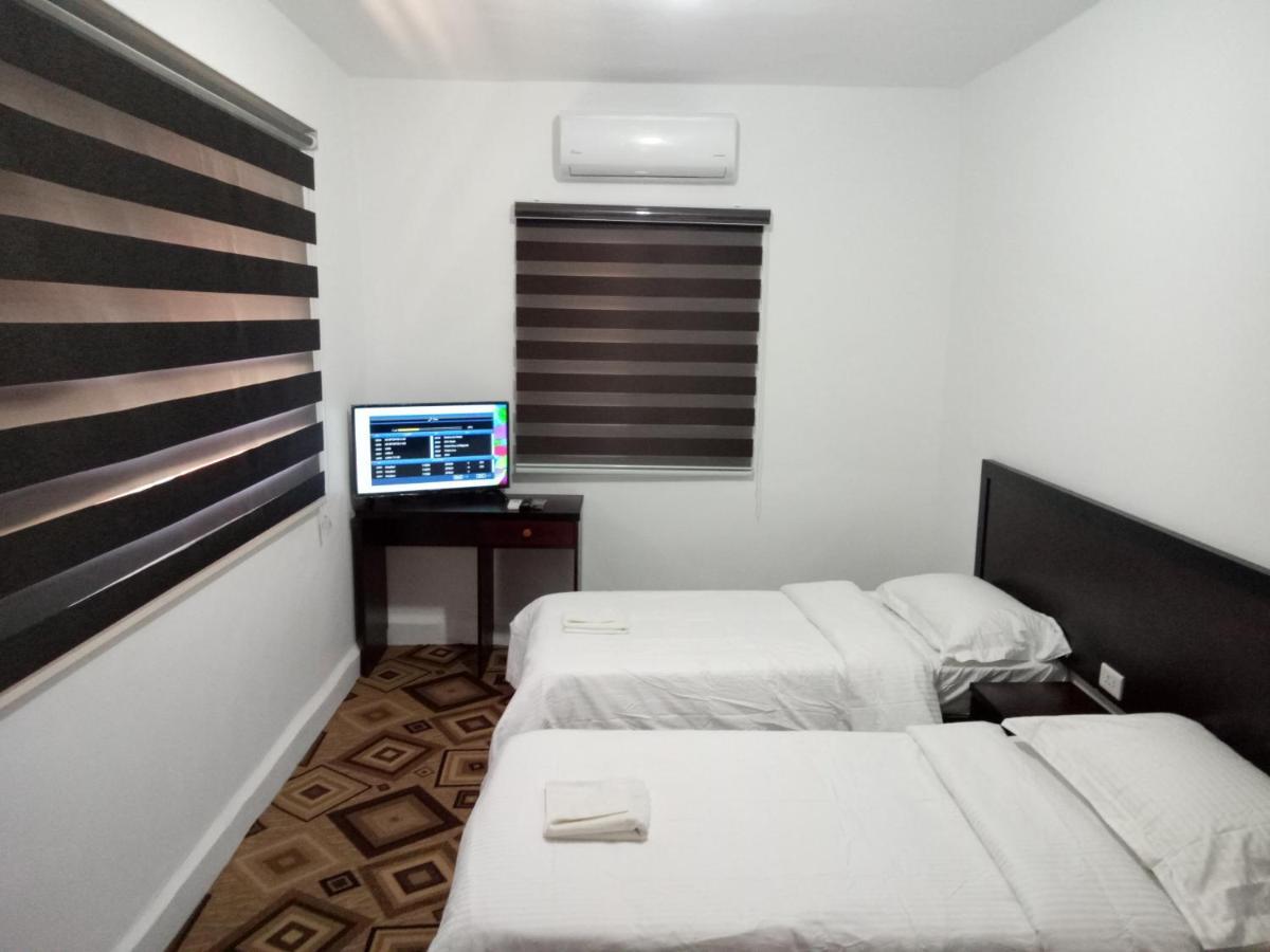 Happy Night Hostel 瓦迪穆萨 外观 照片